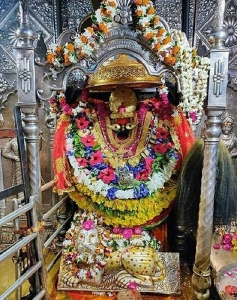 Vindhyavasini Temple - Significance , Best Time to Visit, Book Pandit, VIP Darshan Booking