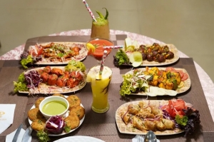 Multi-cuisine Veg Restaurants in West Delhi