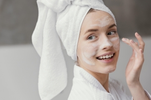 The Difference Between Morning and Night Skincare Cleansing