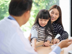 Balancing Work, Life, and Health with a Family Physician Open on Saturday and Sunday