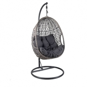 Stylish Comfort: How Egg Chairs and Couch Throws Elevate Your Living Space