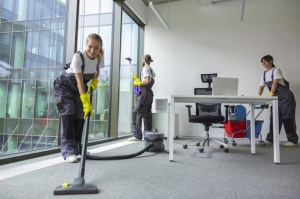 Why Commercial Cleaning Chicagoland Improves Workplace Image