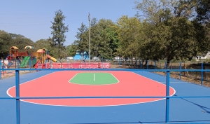 Skating rink court