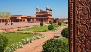 Golden Triangle Tour: Explore Delhi, Agra & Jaipur in 3 Days with Taj Car Rental Agra