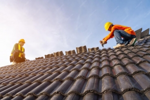 How to Choose the Right Roofing Contractors for Your Home or Business