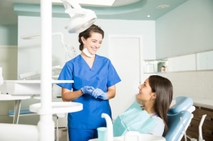 The Difference Between Traditional and Holistic Dentist in Melbourne