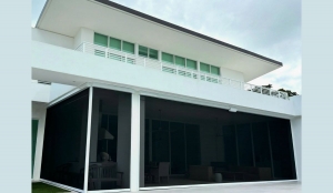 Motorized Hurricane Screens: Convenience Meets Hurricane Defense