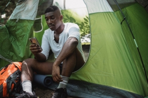 The Modern Traveler’s Wellness Kit: Digital Tools for Stress-Free Journeys