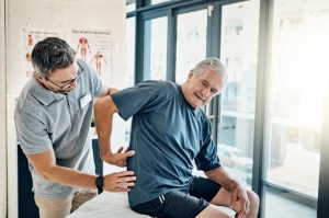 5 Signs You Need More Than Medication for Chronic Pain in Long Beach