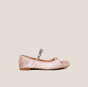 How to Style Ballet Flats for Work Without Looking Too Casual