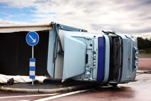 How Experienced Alabama Trucking Accident Attorneys Protect Your Rights