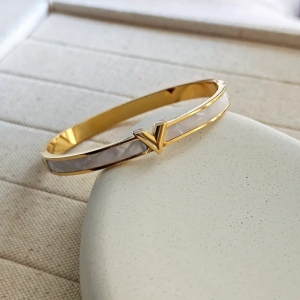 Stylish Bracelets for Women: How to Choose the Perfect Piece