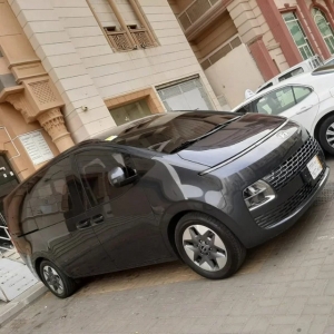 “Book Your Umrah Taxi Online | Professional Umrah Taxi Services 24/7”