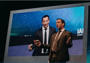 How Futurist Keynote Speakers Empower Organizations to Navigate Change