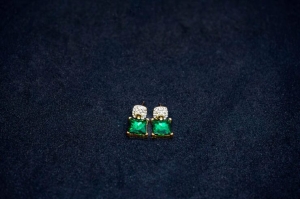How to Style Emerald Earrings Studs for Every Occasion