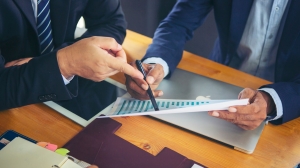 How to Do Competitor Analysis: A Complete Guide