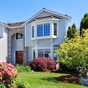 Lawn Mowing To Keep Lawn Healthy, Green Yard