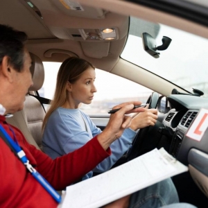 Driving School in Truganina
