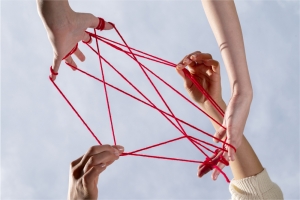 Digital Connection Diaries: What Online Conversations Teach Us About Being Human