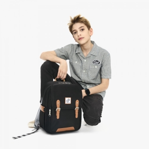 How Kids' Large Backpacks Became A Must-Have Parenting Lifestyle Trend