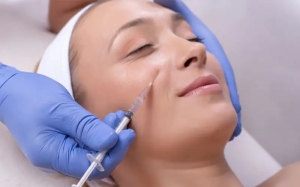 Advanced Skin Solutions: Dark Circle Removal Clinic in Delhi & Dermal Filler Treatments at Derma Curve Clinic