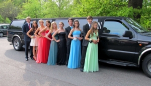How CT Prom Limousine Service Elevates Prom Night
