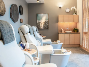 Stylish Spa Pedicure Chairs for Modern Salons