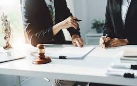 Are Corporate Lawyers in Demand in Dubai?