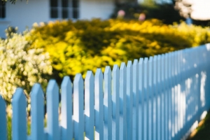 Why Vinyl Fences Are the Ideal Choice for Low-Maintenance Living