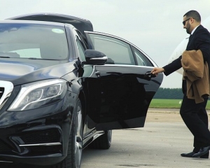 Chauffeur Hailing: A Modern Luxury Travel Solution