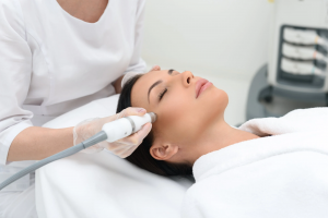 Who Can Do Fractional CO2 Laser Treatment in Dubai?