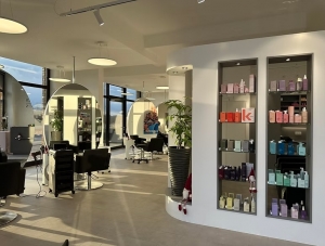 Den richtigen Friseur in einer fremden Stadt finden – Ihr Leitfaden für Stil, Pflege und Selbstvertrauen