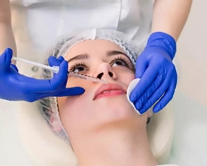 Face Slimming Treatment in Delhi – Sculpt Your Features with Sarayu Clinics