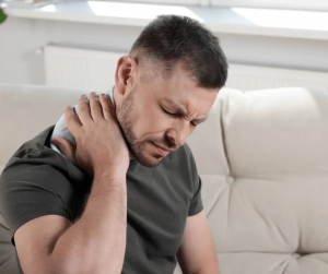 How can stretching improve buffalo hump posture?