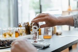 How a Perfume Is Created: The Art of Composition and the Work of a Perfumer