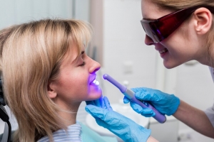 The Benefits of Teeth Whitening for a Brighter Smile