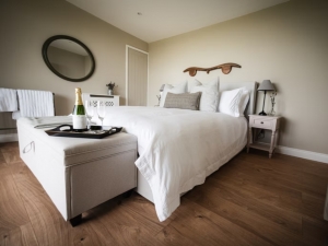 Experience Elegance and Comfort at Stars and Vines Countryside Lodges