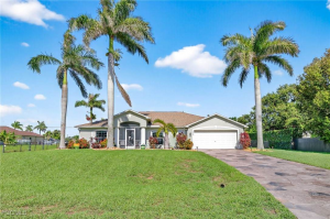 Sunshine and serenity—Cape Coral’s waterfront lifestyle is always in season