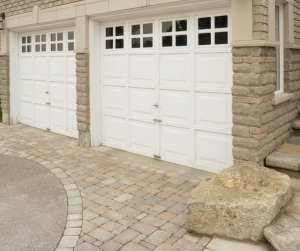 How to Identify Early Warning Signs That You Need Garage Door Repair in Cape Coral