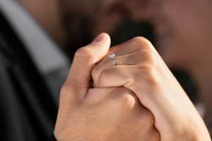 From Pavé to Plain: How to Choose the Right Finish for Your Wedding Ring