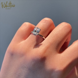 Sell Diamond Ring at Whitten’s Fine Jewelry for Best Value