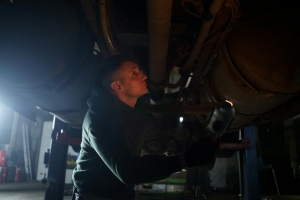 When You Need Jeep Oil Leak Repair in Dubai