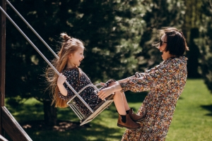 Are Wooden Swings Better Than Metal for Home and Garden Use?