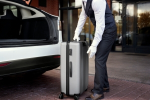 How a Flat-Rate Airport Limo Service in Toronto Can Save You Money