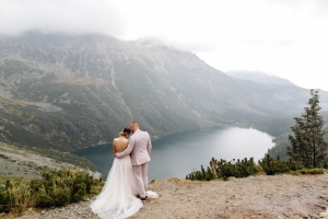 Mountain Backdrop Wedding in Banff, Canada