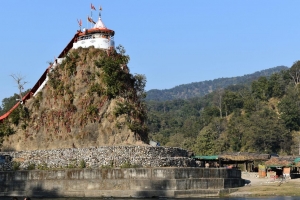 Neem Karoli Baba in Kainchi Dham: The Spiritual Quest of a Devotee into Peace and Miracles
