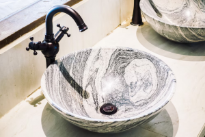 How to Choose the Right Finish for Your Bathtub Refinishing Lake Worth Project