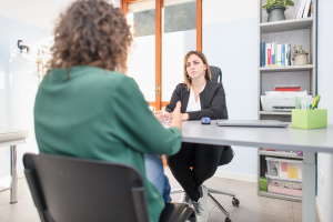 How Online Counselling Helps You Secure Scholarships to Study Abroad