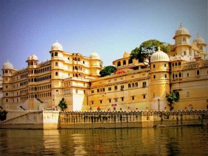Udaipur Traveller: Palaces, Temples and Hidden Heritage