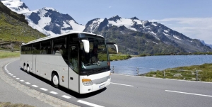 Why Charter Bus Rental Is Perfect For Holiday Seasons